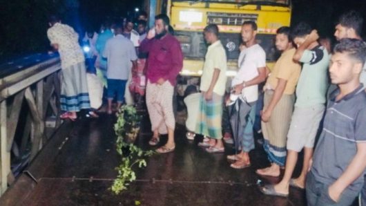 নেছারাবাদ বেইলি ব্রি*জ ভে*ঙে বরিশাল’র স*ঙ্গে সড়ক যোগাযোগ ব*ন্ধ : দু*র্ভো*গে জনগন