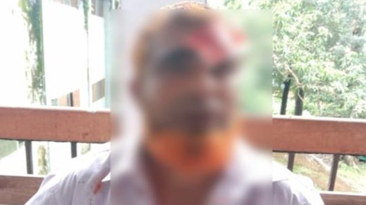 ঝালকাঠিতে হত্যা মামলায় সাক্ষ্য দেয়ায় আদালত চত্বরে সাক্ষীকে হাতুড়িপেটা