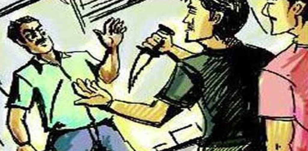বরিশালে জুয়েলার্স মালিককে তুলে নিয়ে স্বর্ণালংকার ও টাকা লুট