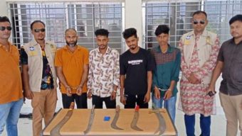 বরিশালে কুখ্যাত মাদক ব্যবসায়ী রাসেল মেম্বারসহ গ্রেফতার ৪, অস্ত্র-ইয়াবা উদ্ধার