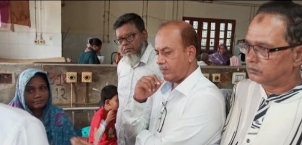 হাসপাতালে অসুস্থ নেতাকর্মীদের পাশে বিএনপি নেতা শাহীন