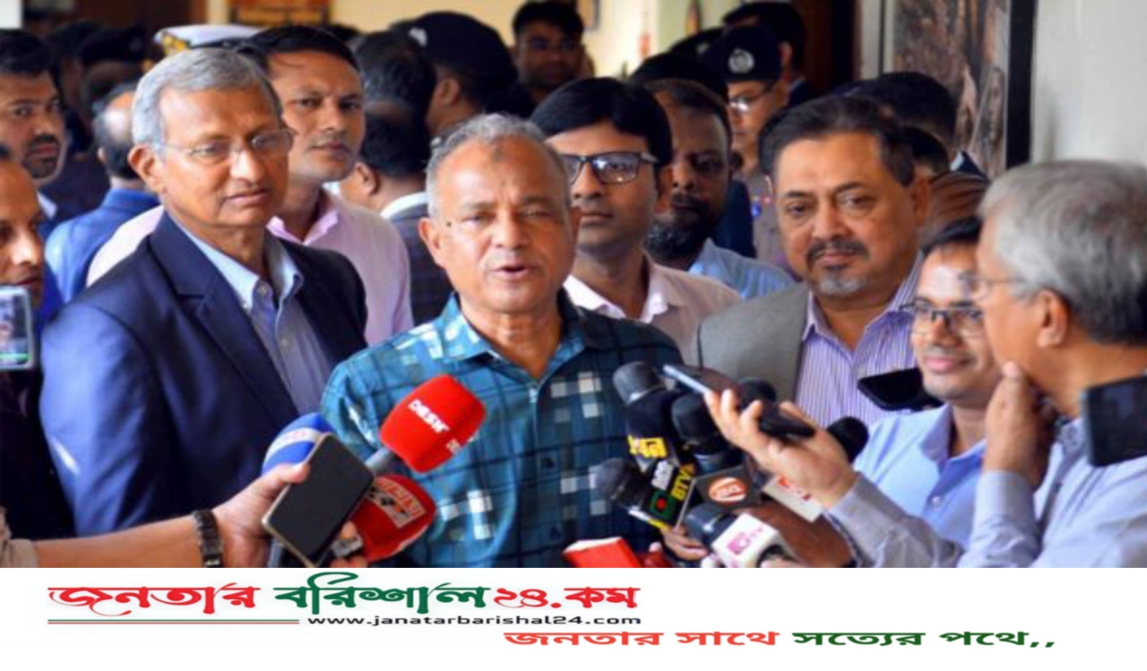 এবারও বিজয় দিবসে কুচকাওয়াজ অনুষ্ঠিত হবে না: স্বরাষ্ট্র উপদেষ্টা