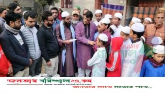 বরিশালে অগ্নিকাণ্ডে ক্ষতিগ্রস্থ মাদ্রাসায় রহমাতুল্লাহর আর্থিক সহায়তা প্রদান