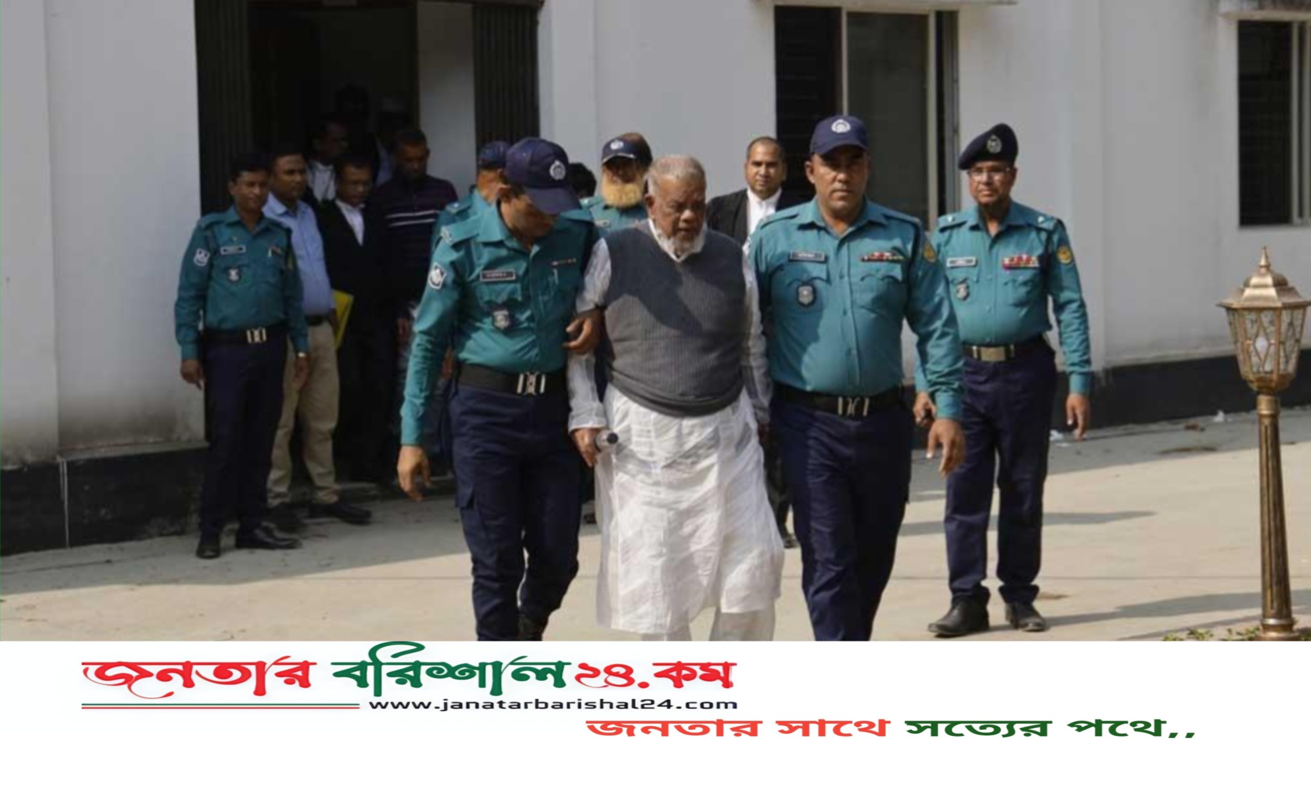 স্ত্রী ও সন্তানসহ আমির হোসেন আমুর ৪৪ ব্যাংক হিসাব অবরুদ্ধ