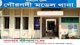 বরিশালে প্রতিমা ভেঙে পালানোর সময় কিশোরকে আটক করলো জনতা