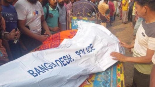 ভোলায় নির্মাণাধীন বেড়িবাঁধের বালির নিচে চাপা পড়ে স্কুলছাত্রের মৃত্যু