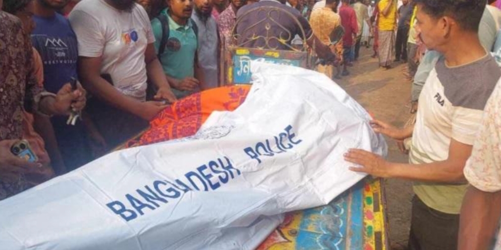 ভোলায় নির্মাণাধীন বেড়িবাঁধের বালির নিচে চাপা পড়ে স্কুলছাত্রের মৃত্যু
