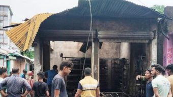 ভোলা অগ্নিকাণ্ডে ৪ ব্যবসাপ্রতিষ্ঠান পুড়ে গেছে, প্রায় ৩০ লাখ টাকার ক্ষয়ক্ষতি
