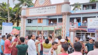 পটুয়াখালী আদালতে বিএনপিপন্থী আইনজীবীদের মা*রা*মা*রি, আ*হ*ত ৫