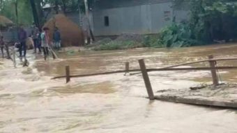 বিপৎসীমার ওপর দিয়ে প্রবাহিত হচ্ছে বরিশালের ১১টি নদীর পানি, নিম্নাঞ্চল প্লাবিত