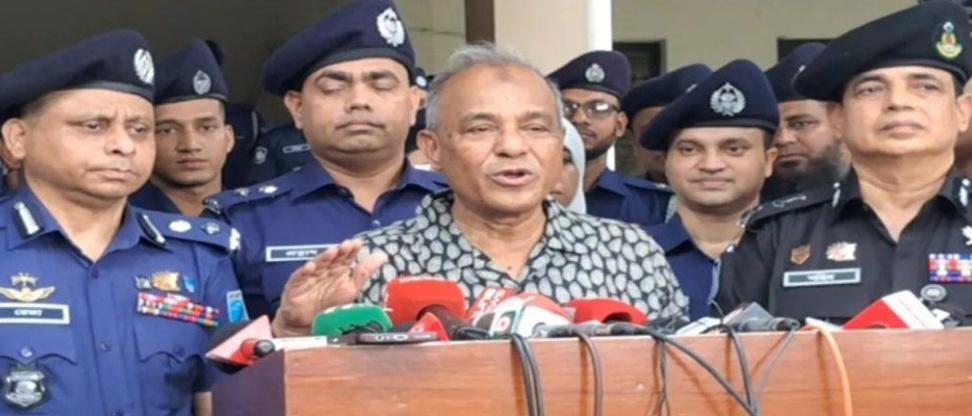 নির্বাচনের আগে লুট হওয়া অস্ত্র উদ্ধার হবে : স্বরাষ্ট্র উপদেষ্টা