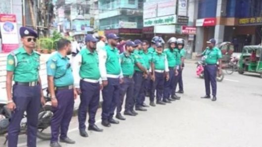 জুলাই অভ্যুত্থান ঘিরে নৈরাজ্যের শঙ্কা, সতর্ক অবস্থানে বরিশাল মেট্রোপলিটন পুলিশ