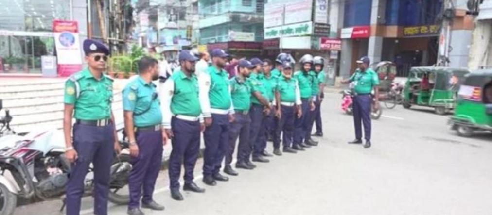 জুলাই অভ্যুত্থান ঘিরে নৈরাজ্যের শঙ্কা, সতর্ক অবস্থানে বরিশাল মেট্রোপলিটন পুলিশ