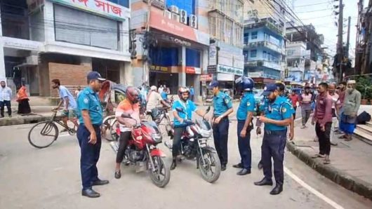 বরিশালে নিরাপত্তা জোড়দার, শহরে ১৩টি চেকপোস্ট!