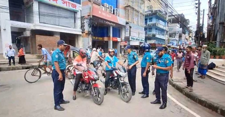 বরিশালে নিরাপত্তা জোড়দার, শহরে ১৩টি চেকপোস্ট!