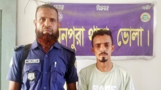 ভোলায় যুবলীগ নেতার মাছের আড়তে চাঁদা দাবি, ছাত্রদল নেতা গ্রেফতার