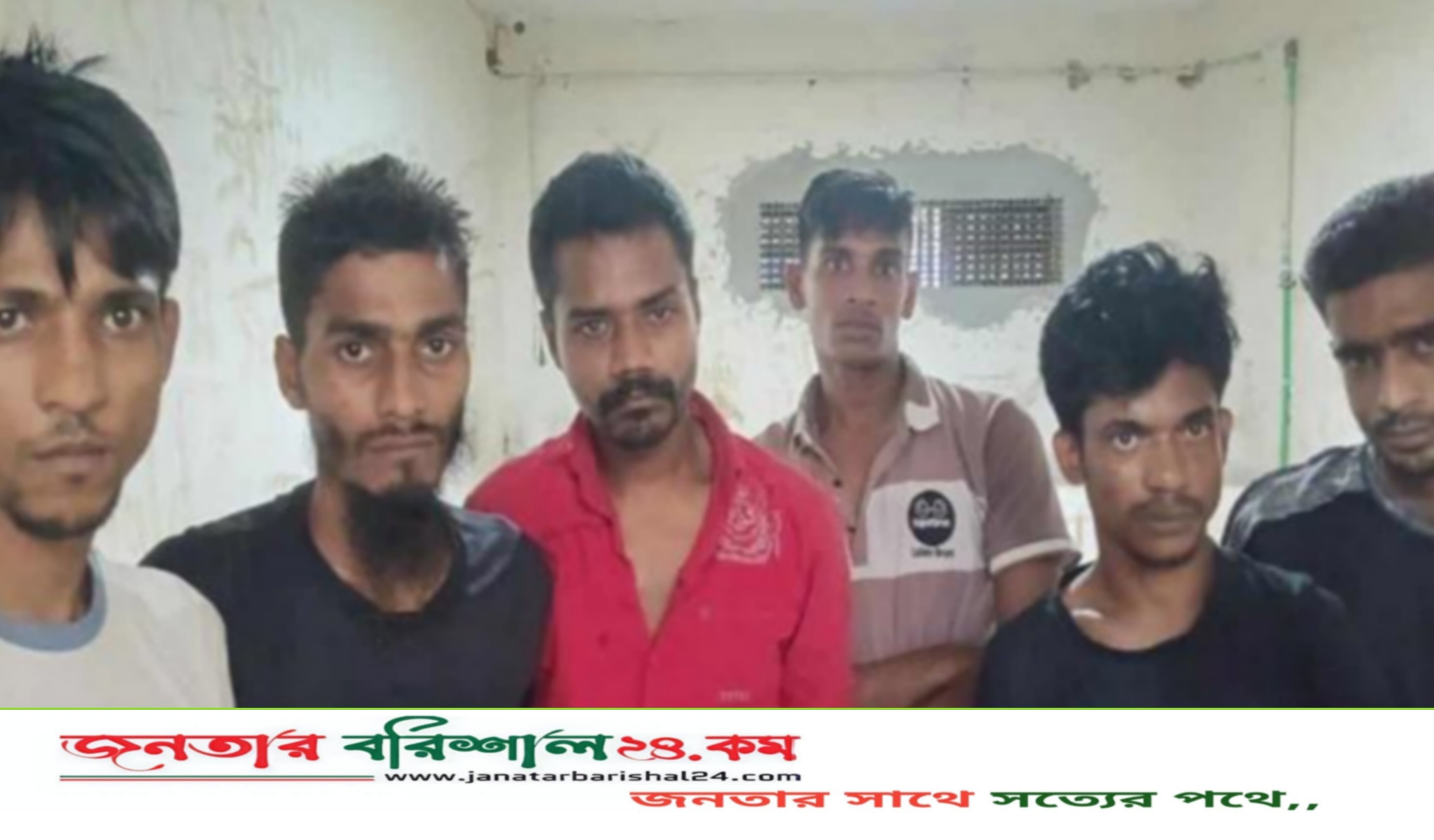 বরিশাল নগরীতে ১৫০ পিস ইয়াবা মাদকসহ  আটক ৬
