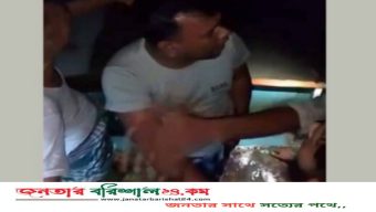 বরিশালে অবৈধ বালু উত্তোলনে ছাত্রদল নেতা আটক, গণধোলাই