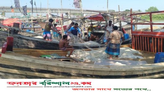 শনিবার মধ্যরাতে শেষ হচ্ছে ইলিশ শিকারে নিষেধাজ্ঞা