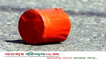 নির্বাচন কমিশনের সামনে ককটেল বিস্ফোরণ