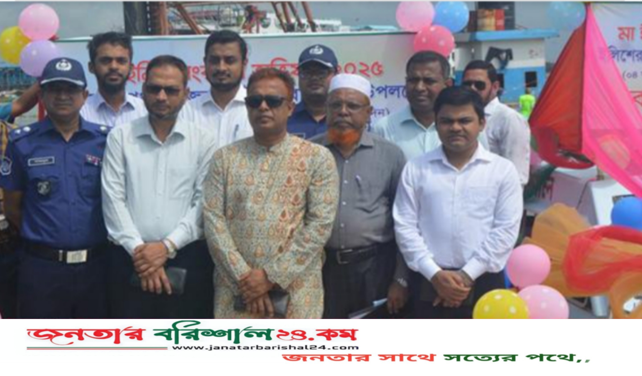 মা ইলিশ রক্ষায় বরিশালে নৌ র‍্যালি, প্রথমবারের মতো ড্রোন দিয়ে নদী নজরদারি