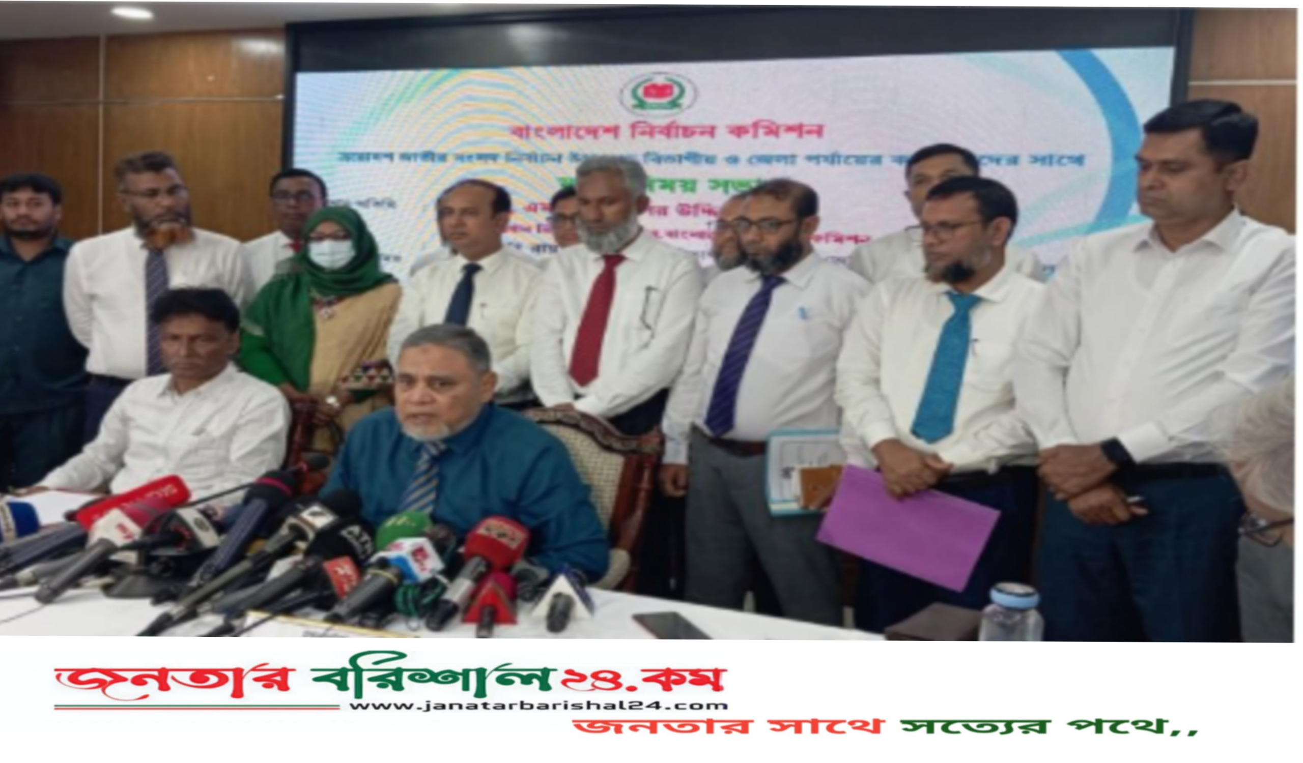 নির্বাচনে যত চ্যালেঞ্জই আসুক, হাসিমুখে তা সামাল দেব : বরিশালে সিইসি