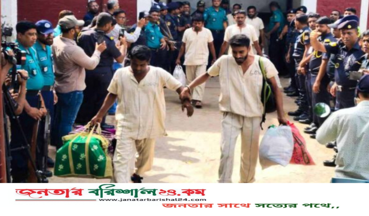 খুলনায় নতুন কারাগার চালু, ফুল দিয়ে বন্দিদের বরণ