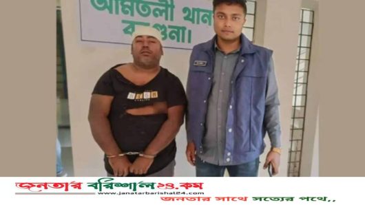 ডাকাতি শেষে পালাতে গিয়ে পুলিশের ধাওয়ায় জনতার হাতে ডাকাত আটক