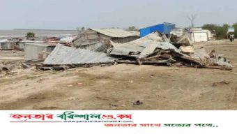 কুয়াকাটায় কালবৈশাখী ঝড়ে লন্ডভন্ড