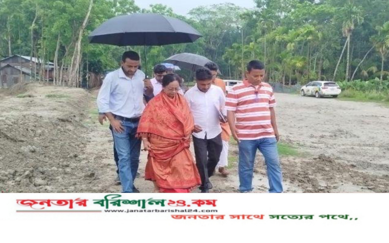বরিশালের চরকাউয়ায় স্বনির্ভর খাল পরিদর্শনে সিটি প্রশাসক