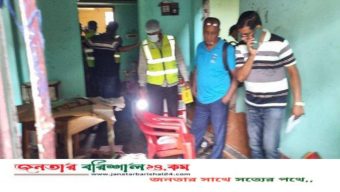 বরিশালে রহস্যজনক বিস্ফোরণে উড়ে খালে ঘরের দরজা-জানালা, আহত ৩