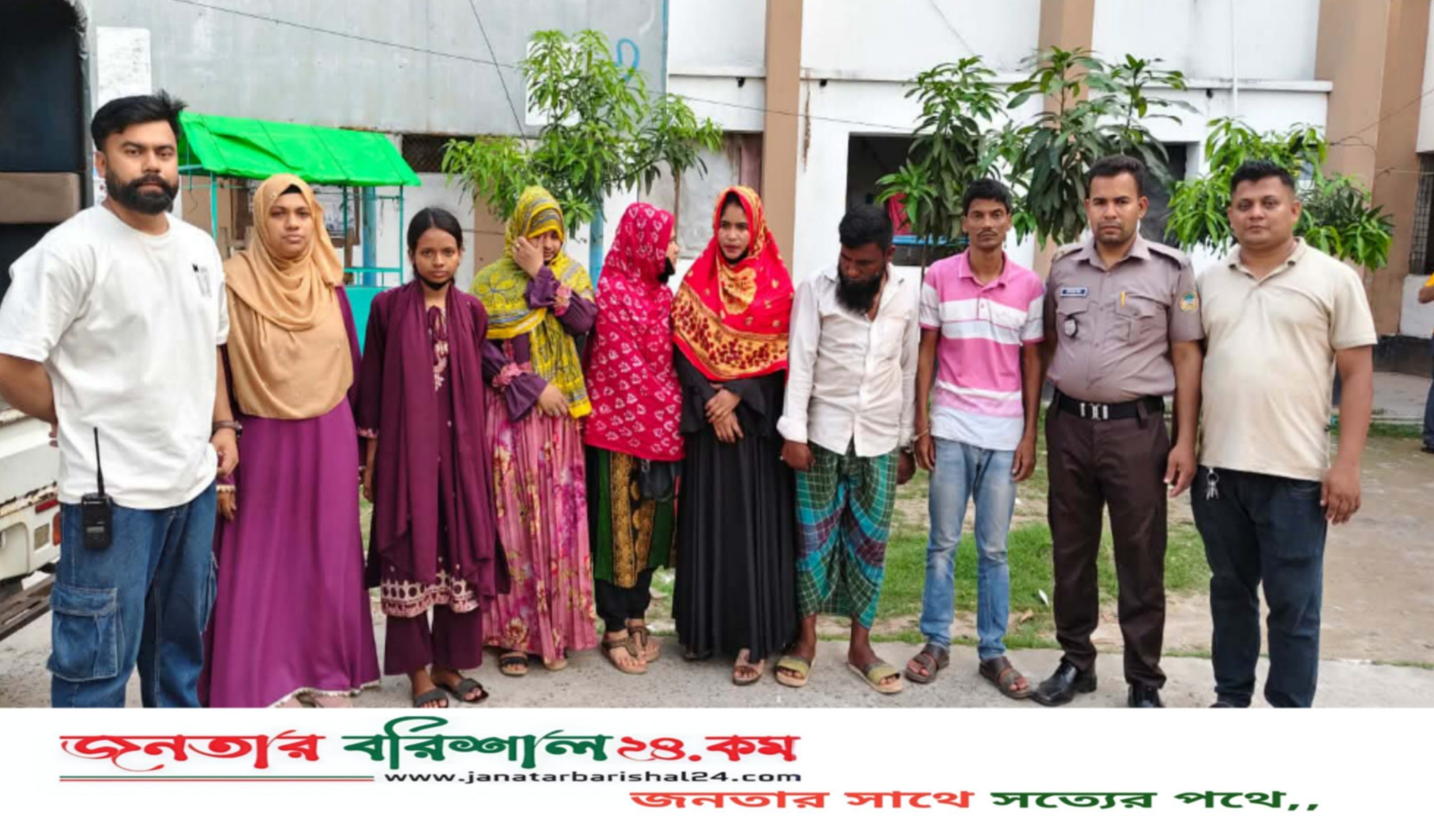 অনৈতিক কর্মকান্ডের অভিযোগে নগরীর আবাসিক হোটেল থেকে ৭ নারী-পুরুষ আটক 