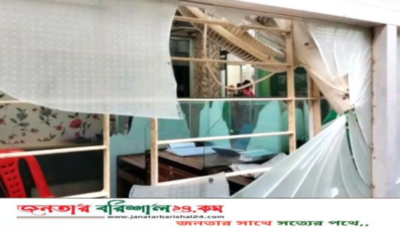ভোলায় ভুল চিকিৎসায় নবজাতকের মৃত্যু, বেসরকারি হাসপাতাল ভাঙচুর