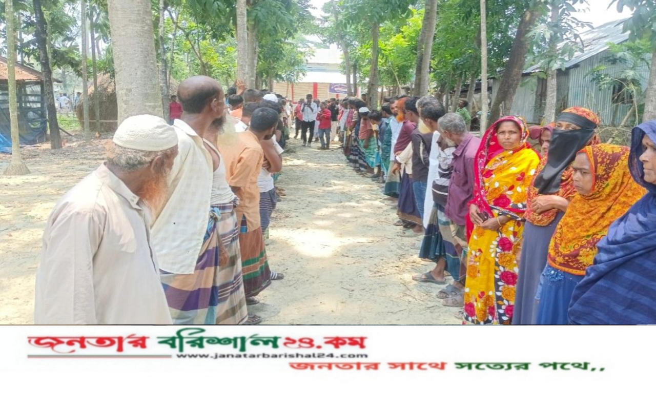 পটুয়াখালীতে চাল পাননি ৬৬৫ জেলে, তোপের মুখে ইউপি চেয়ারম্যান
