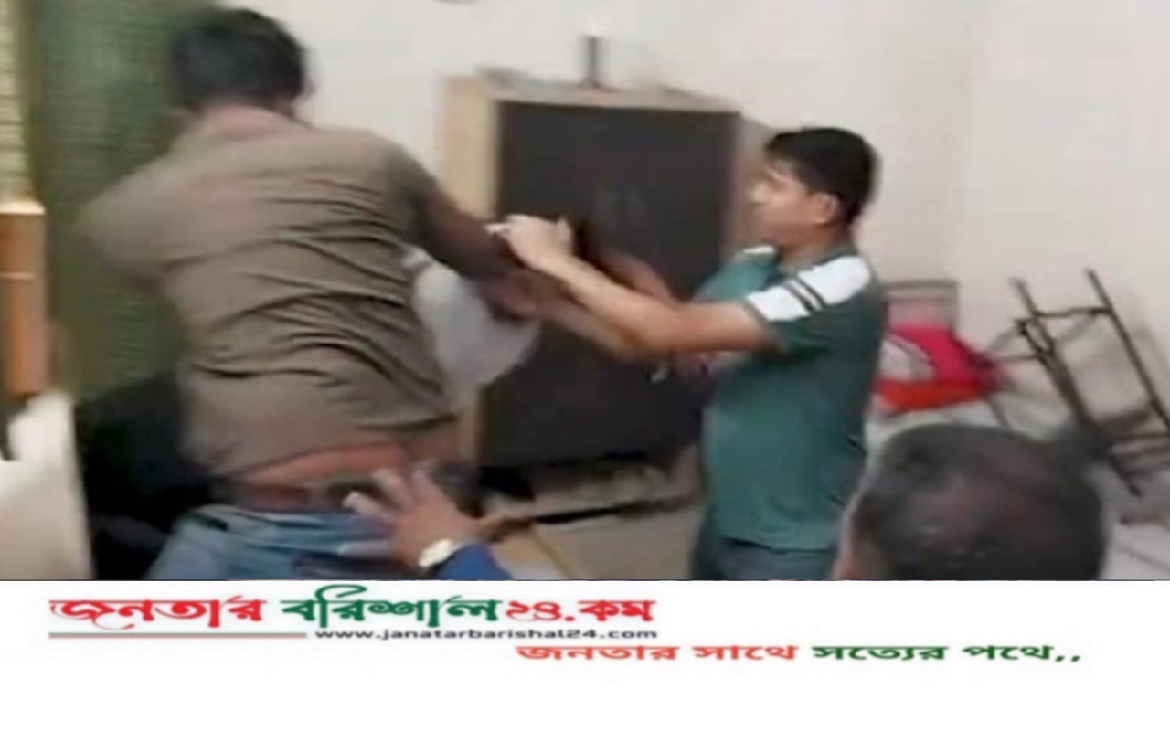 রোগীর মৃত্যুকে কেন্দ্র করে বরিশালের কেএমসি হাসপাতালে স্বজন-চিকিৎসকদের মধ্যে সংঘর্ষ
