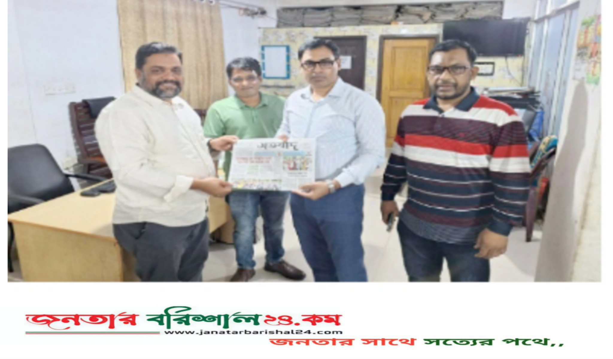 মতবাদ পত্রিকা অফিস পরিদর্শন করলেন চলচ্চিত্র ও প্রকাশনা অধিদপ্তরের পরিচালক