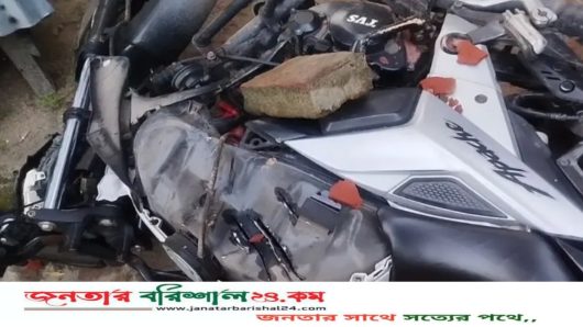 পটুয়াখালীতে যুবদলের কমিটি নিয়ে দুই পক্ষের ধাওয়া-পাল্টাধাওয়া, মোটরসাইকেল ভাঙচুর