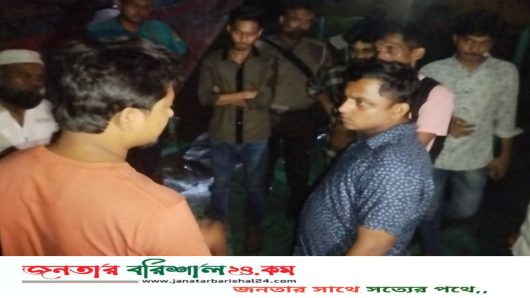 বরিশাল বিশ্ববিদ্যালয়ের শিক্ষার্থীদের তৎপরতায় অবৈধ বাল্কহেড ও ড্রেজার জব্দ,৪ জনের কারাদণ্ড