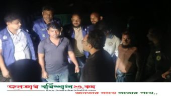 বরিশালে অবৈধভাবে বালু উত্তোলনকালে দুটি ড্রেজার ও বলগেট জব্দ, আটক ২