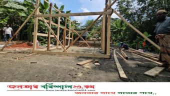বরগুনায় কবরস্থানের জমি দখল করে বিএনপি নেতার ঘর নির্মাণ